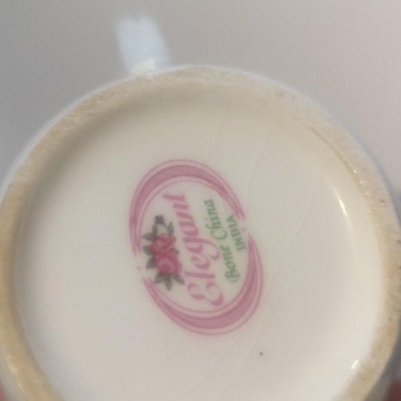 6 Bone China Gant White Tea Cups with Gold Trim - Good Condition - Picture 3 of 3